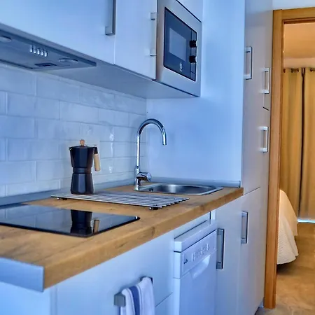 In Conil Near Scenic Beaches, Cleaning Included Apartment *