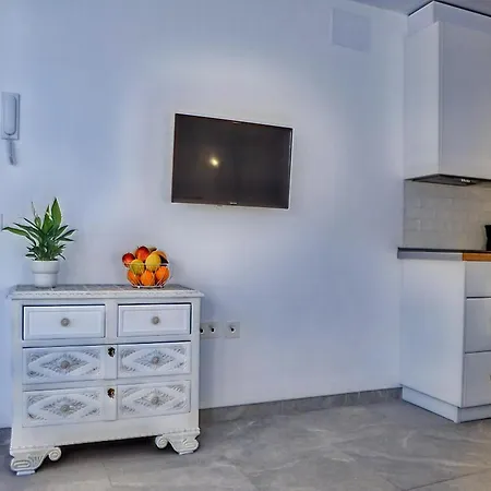 Apartment In Conil Near Scenic Beaches, Cleaning Included *