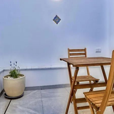 In Conil Near Scenic Beaches, Cleaning Included Apartment