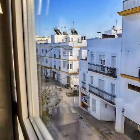 Apartment In Conil Near Scenic Beaches, Cleaning Included *